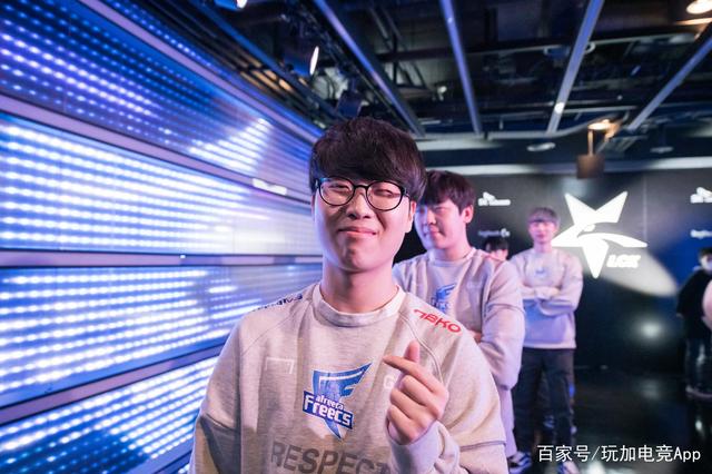 他在许多比 他在许多比