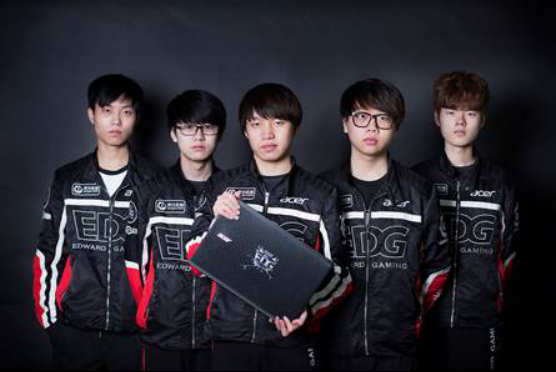 立了深厚的 立了深厚的